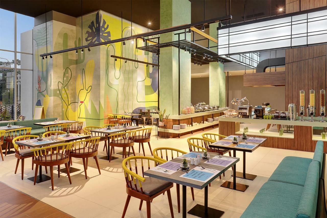 Ibis Styles Jakarta Simatupang Exterior foto