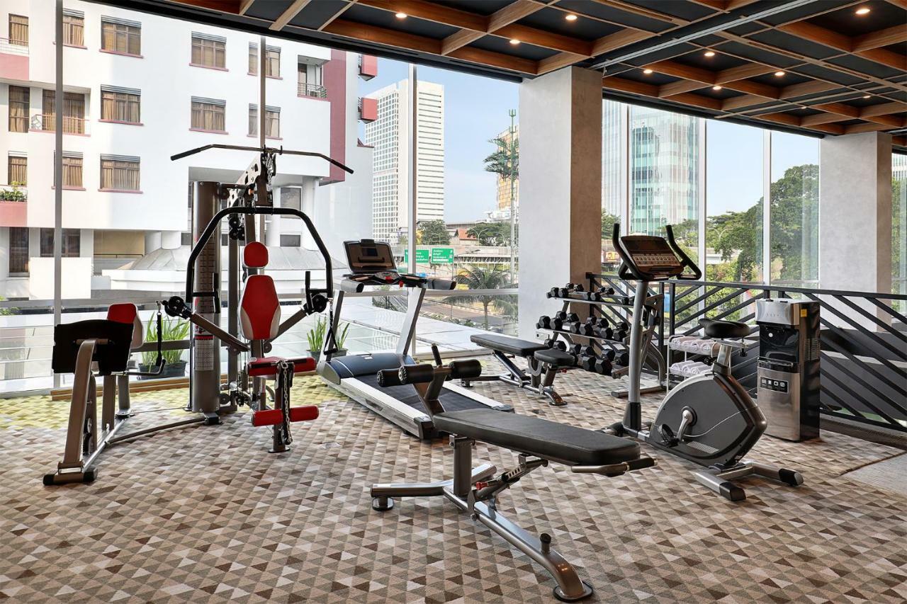 Ibis Styles Jakarta Simatupang Exterior foto