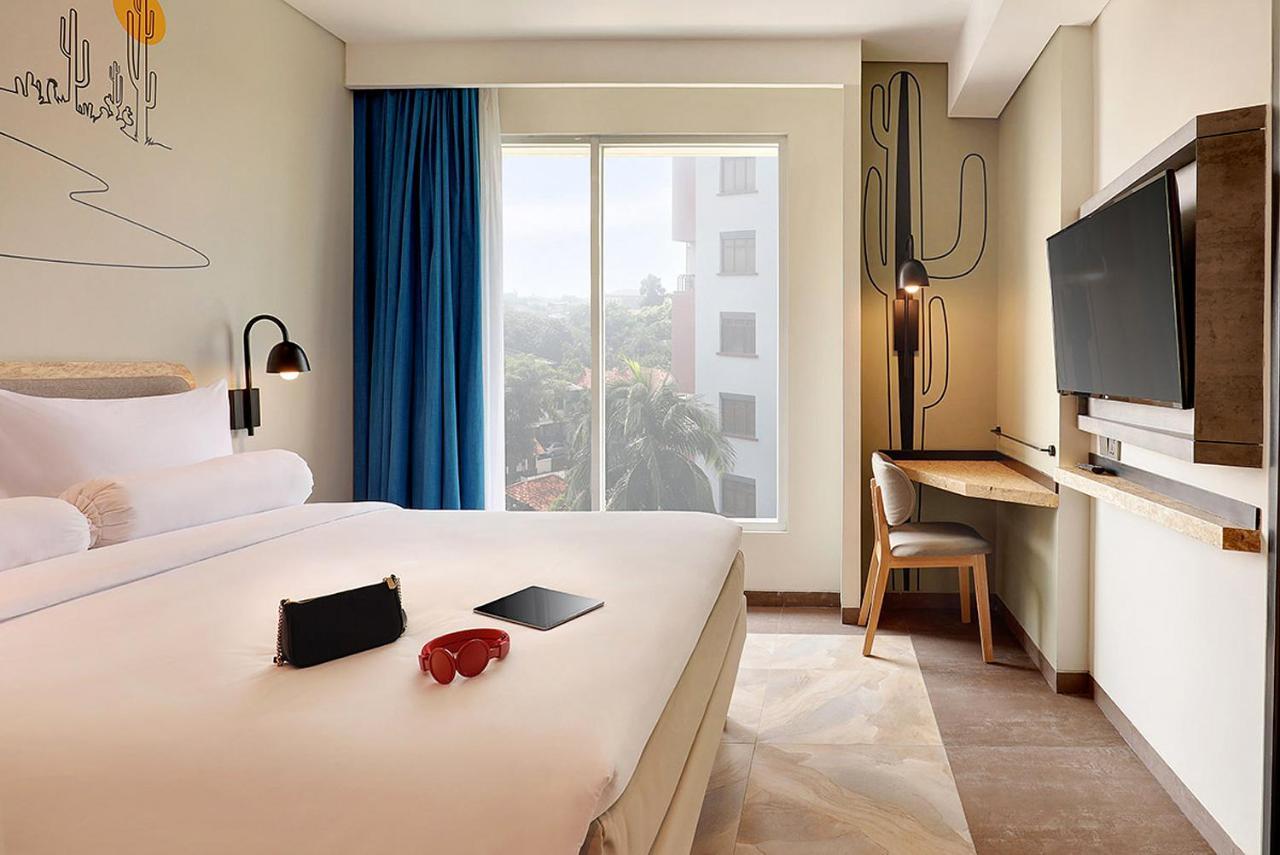 Ibis Styles Jakarta Simatupang Exterior foto