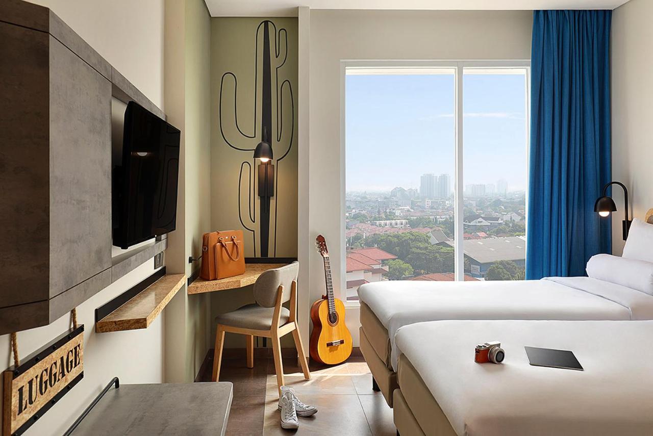 Ibis Styles Jakarta Simatupang Exterior foto